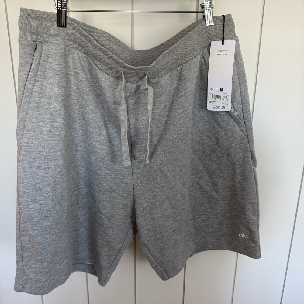 New Alo Yoga Gray Chill Short Size 2XL - Picture 2 of 12
